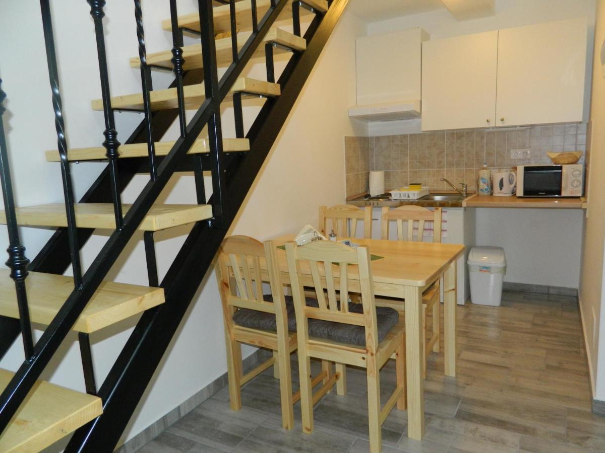 Familia-Pelso Apartmanhaz Zamardi Exterior photo