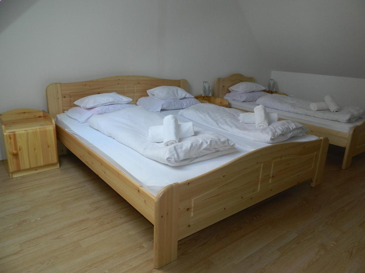 Familia-Pelso Apartmanhaz Zamardi Exterior photo