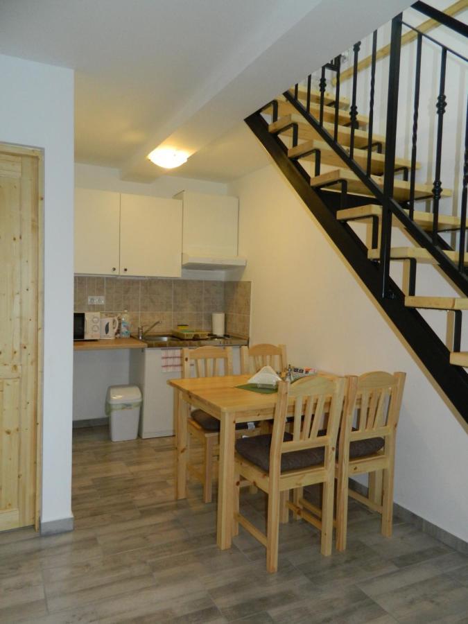 Familia-Pelso Apartmanhaz Zamardi Exterior photo